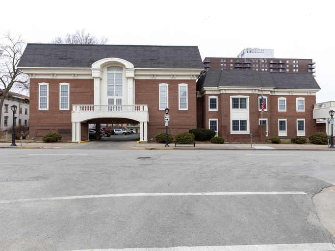 Exterior & Views 2, Mansion View Inn and Suite, Sangamon