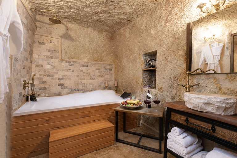 Bathroom 5, Kayata Cave Suites, Ürgüp