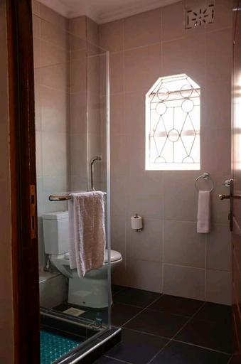 Bathroom 3, Wilbert Dreams Resort, Thika Town
