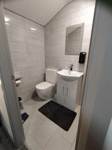 Bathroom 3, Black Pearl Luxury Apartments, Blackpool