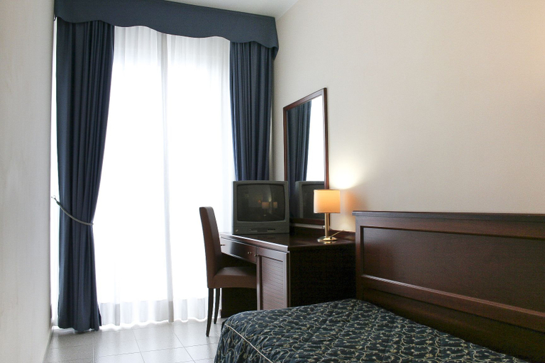 Bedroom 4, Mediterraneo Suisse, Rome