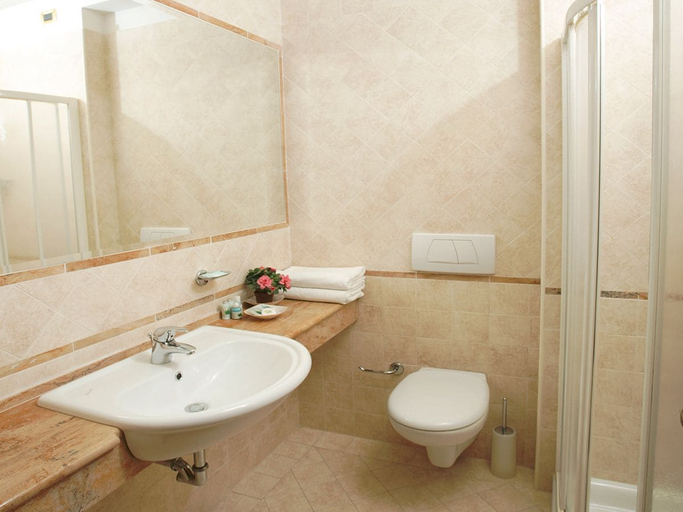 Bathroom 5, Hotel Ambasciatori, Forli' - Cesena