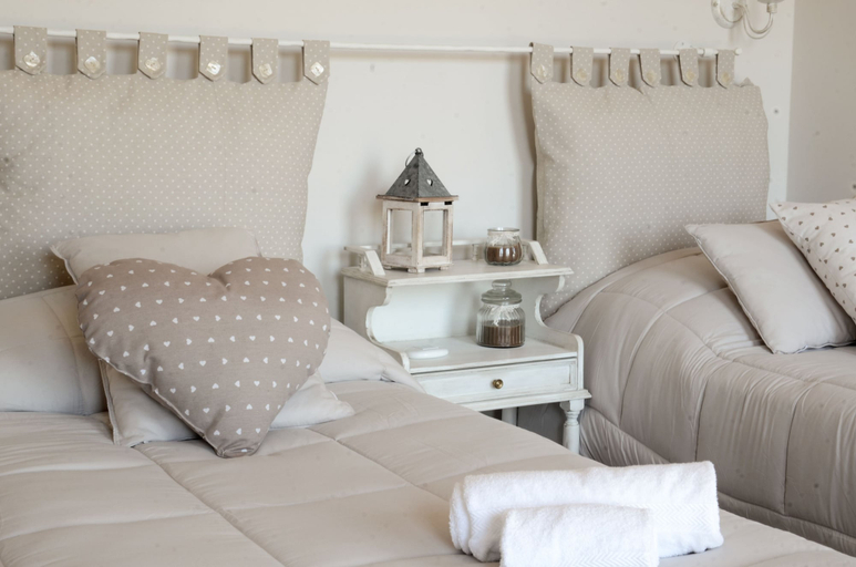 Bedroom 4, Villa Montenero, Verona