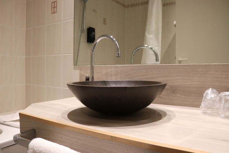 Bathroom 5, Floris Arlequin Grand Place, Bruxelles