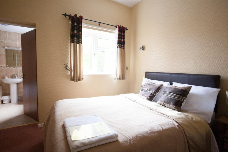 Bedroom 3, Barons Court Hotel, Wolverhampton