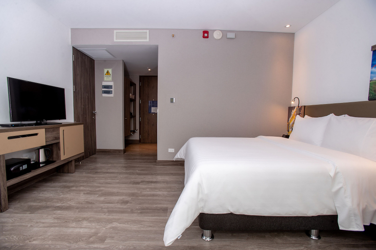 Bedroom 3, Hampton by Hilton Lima San Isidro, Lima