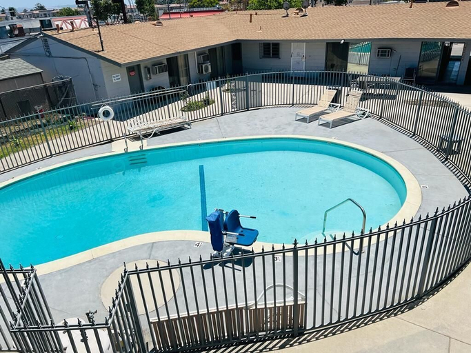 Sport & Beauty 5, Lanai Motel, Los Angeles