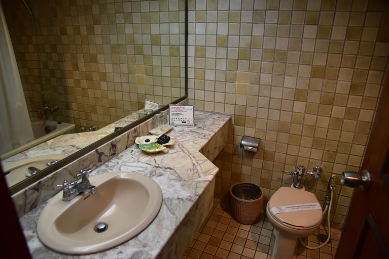 Bathroom 5, The Regency Hotel Hatyai, Hat Yai
