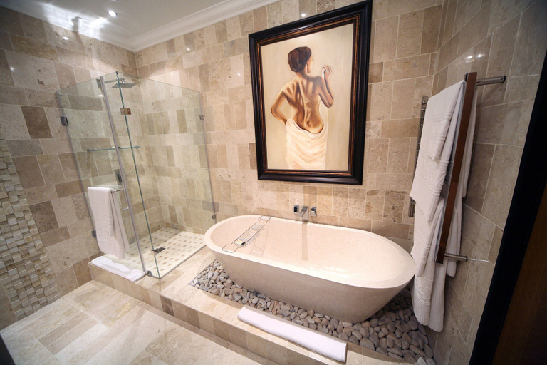 Bathroom 4, Fusion Boutique Hotel, Capricorn