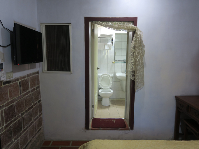 Bathroom, Shuitou Inn I, Kinmen