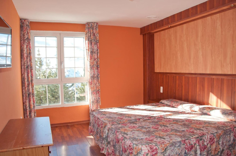 Bedroom 3, Hotel Reino Nevado, Granada