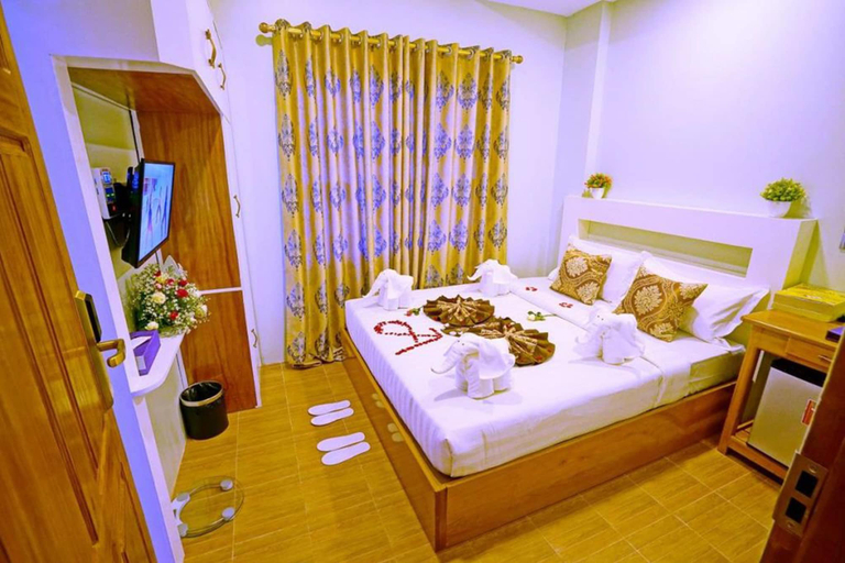 Bedroom 3, Hotel Aurora, Mandalay