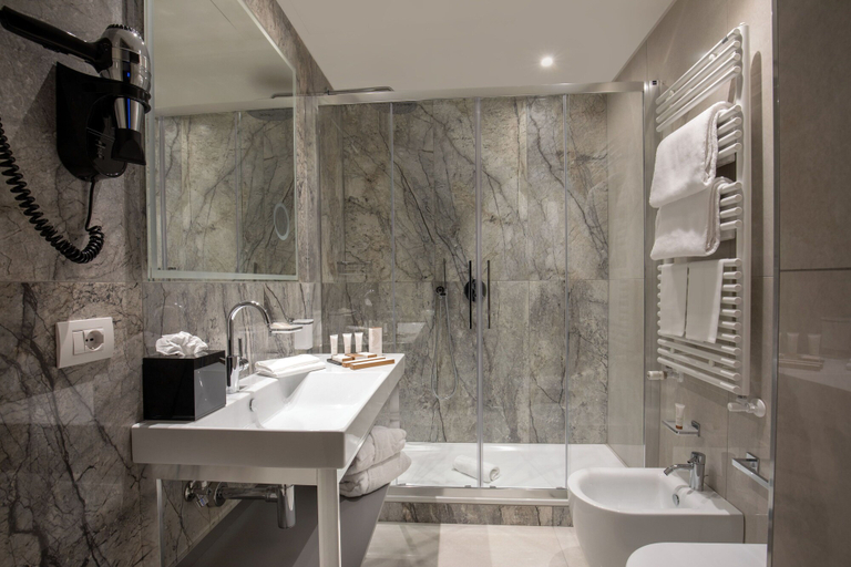 Bathroom 5, Hotel St Martin by OMNIA hotels, Roma
