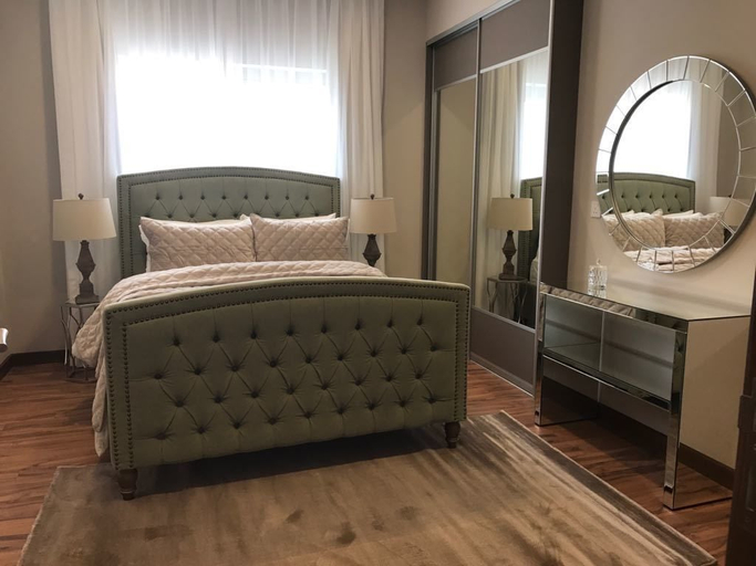 Bedroom 2, The Grand Luxury Apartment