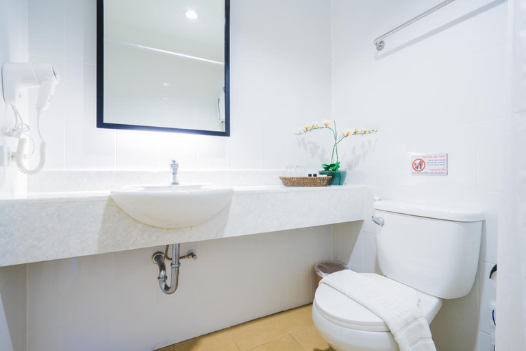 Bathroom 5, Vapa Hotel, Phuket Island