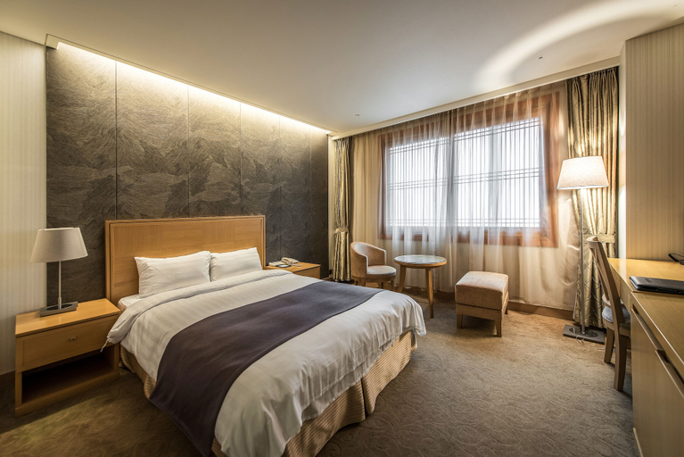Bedroom 4, Shangria Beach Tourist Hotel, Muan