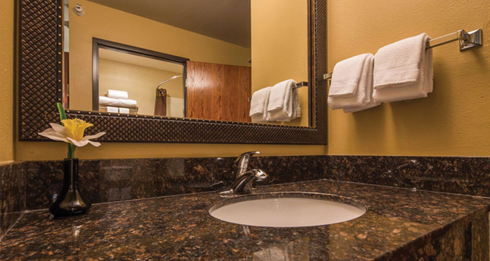 Bathroom 4, Best Western Plus Deer Park Hotel & Suites, Moffat
