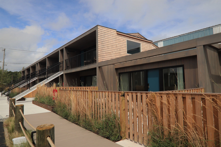 Exterior & Views 26