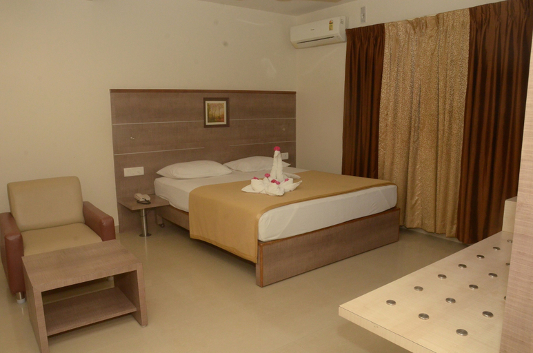 Bedroom 2, Hotel Kanakabhishegam, Nagappattinam