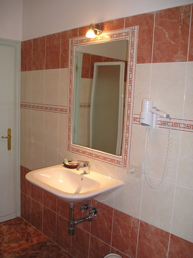 Bathroom 4, Hotel Cavalieri, Perugia