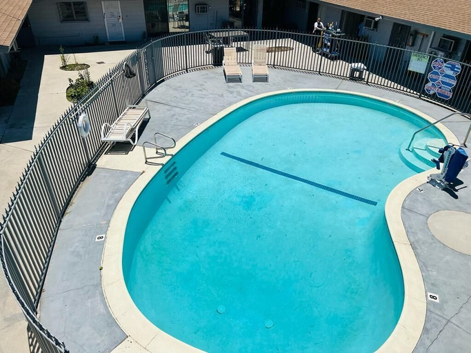 Sport & Beauty 4, Lanai Motel, Los Angeles