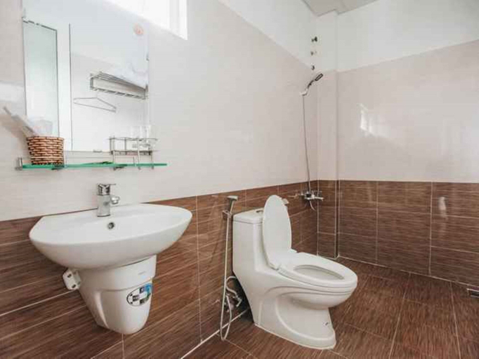 Bathroom, Minh Phu Hotel, Đà Lạt
