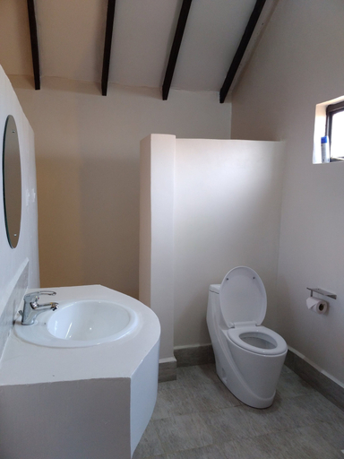 Bathroom 4, Outback Kenya Lodge, Mavoko