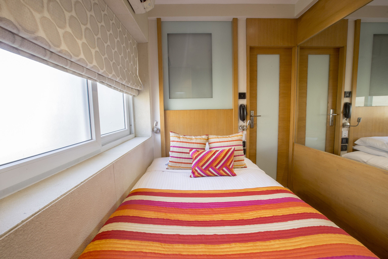 Bedroom 3, Hotel Bawa Continental, Mumbai Suburban