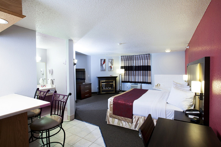 Bedroom 3, Ramada by Wyndham Keystone Near Mt Rushmore, Pennington