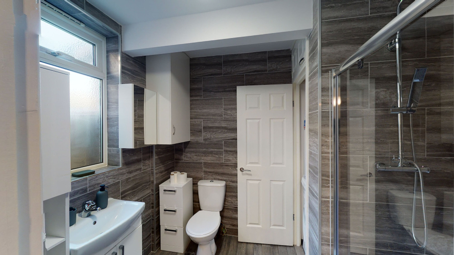 Bathroom, Eastfield House, Peterborough