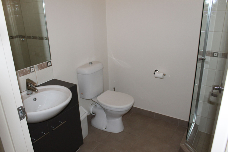 Bathroom 5, Mansfield Motel, Mansfield