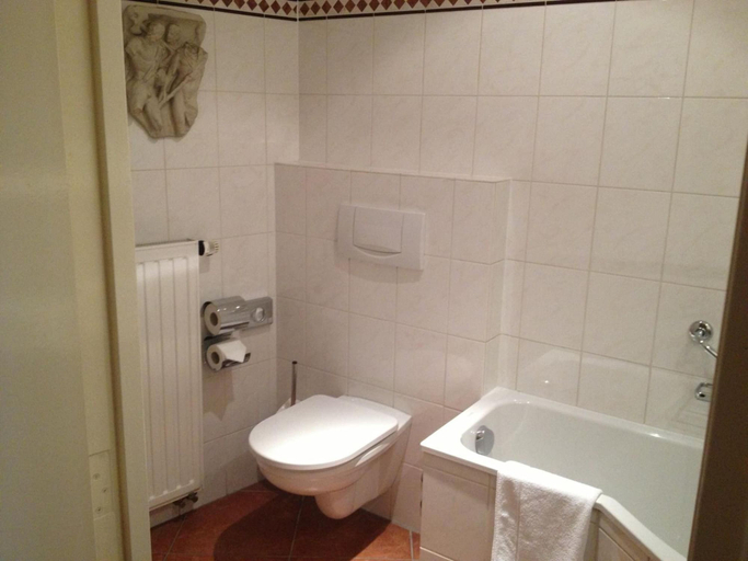 Bathroom 3, Hotel Botticelli, Maastricht