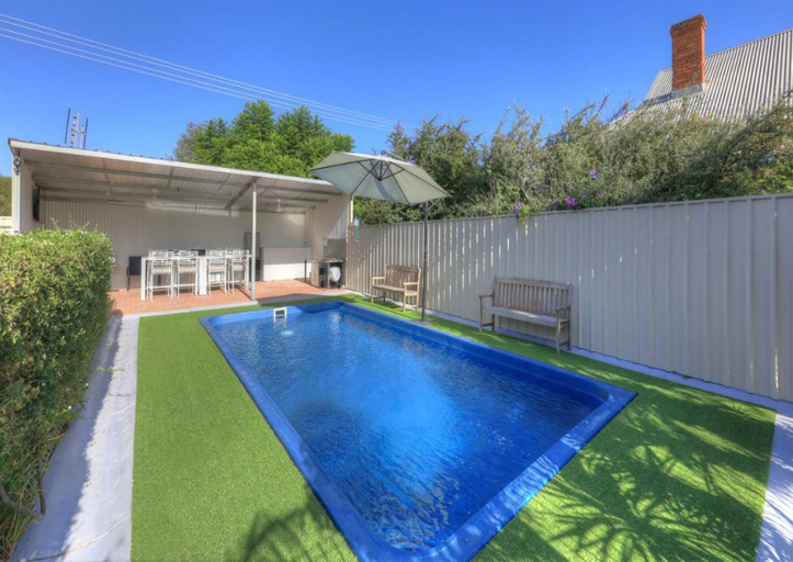 Sport & Beauty 4, Paruna Motel, Swan Hill - Central
