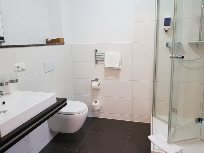 Bathroom 5, Neue Mühle Hotel und Restaurant, Brandenburg an der Havel