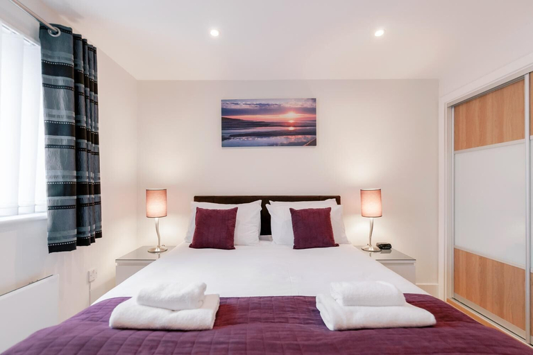 Bedroom 3, Roomspace Apartments -Capitol Square, Surrey