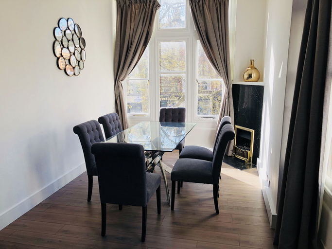 Others 3, Spacious & Modern 2 Bed Apartment at Knightsbridge London, London