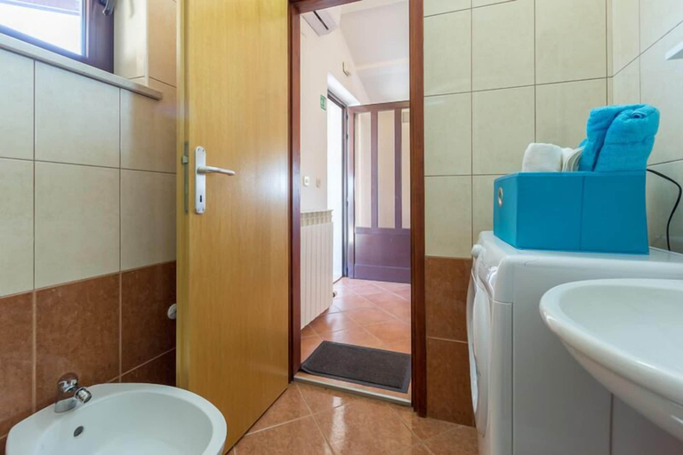 Bathroom 3, Apartment 1874, Pazin