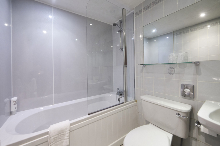 Bathroom 5, The Priory Hotel, Highland