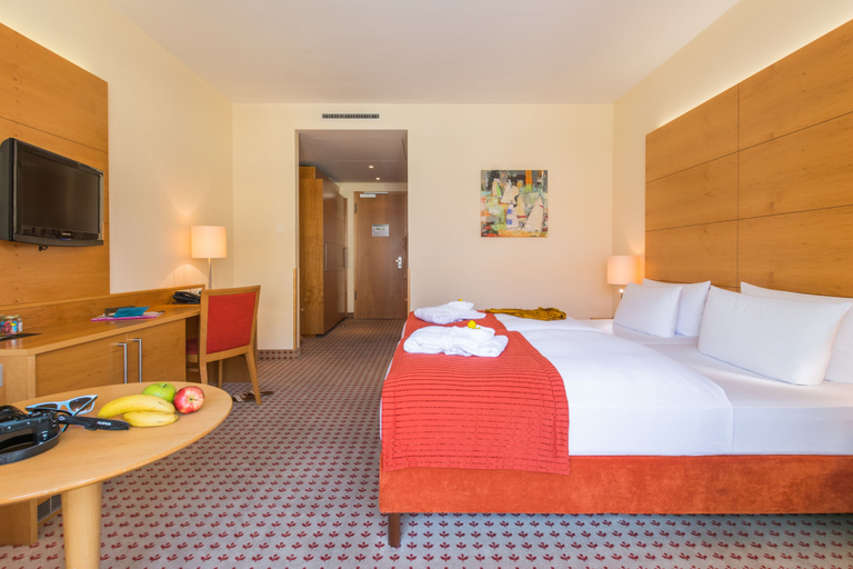 Bedroom 4, Park-Hotel Hübner, Rostock