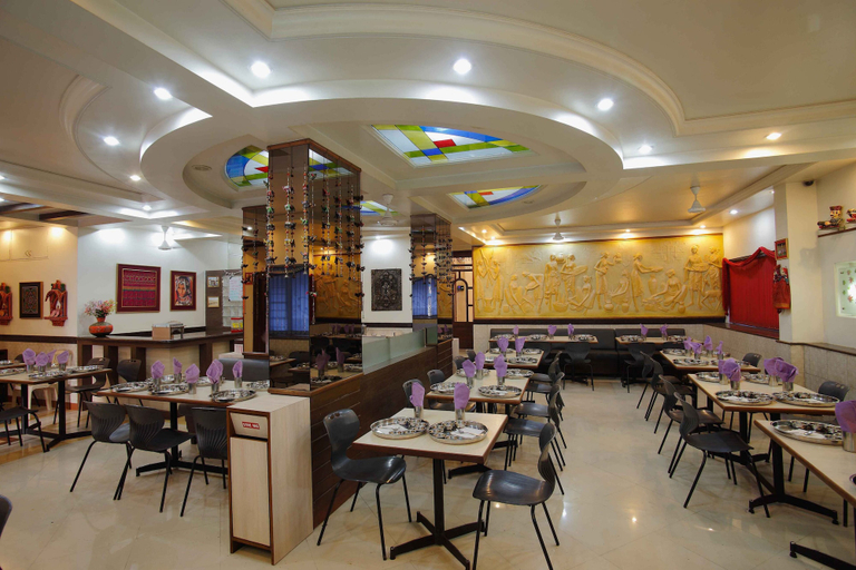 Food & Drinks, Hotel Suyash Deluxe, Pune