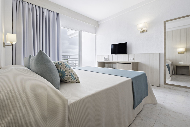 Bedroom 3, Azuline Hotel Palmanova Garden, Baleares