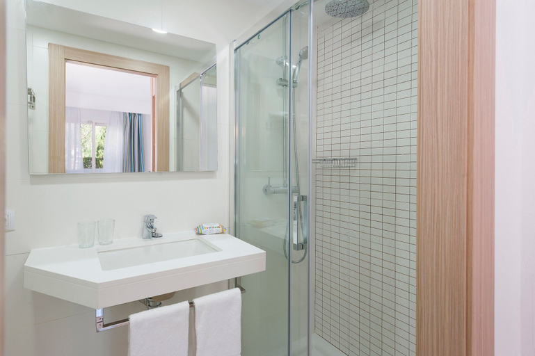 Bathroom 4, A10 Solecito Apartamentos, Baleares