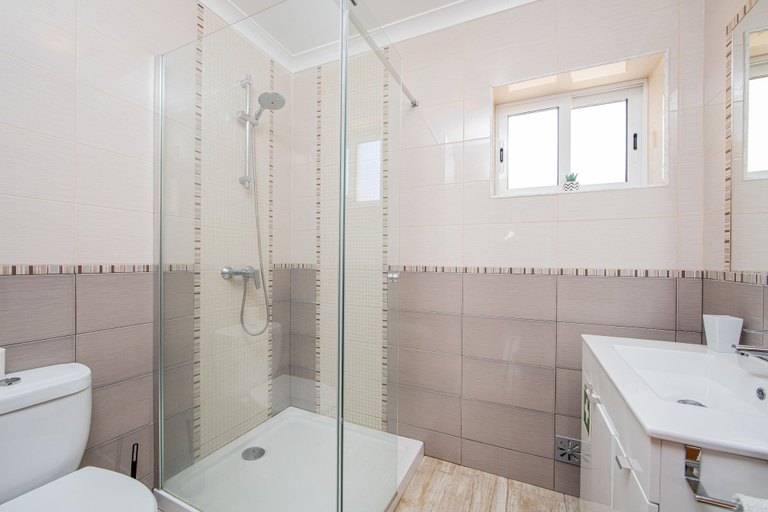 Bathroom, Caparica Surf Apartment by Host-Point, Almada