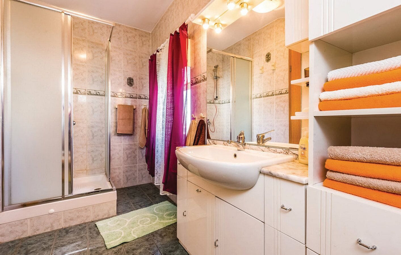 Bathroom 3, Karlo&Marina Apartments, Crikvenica