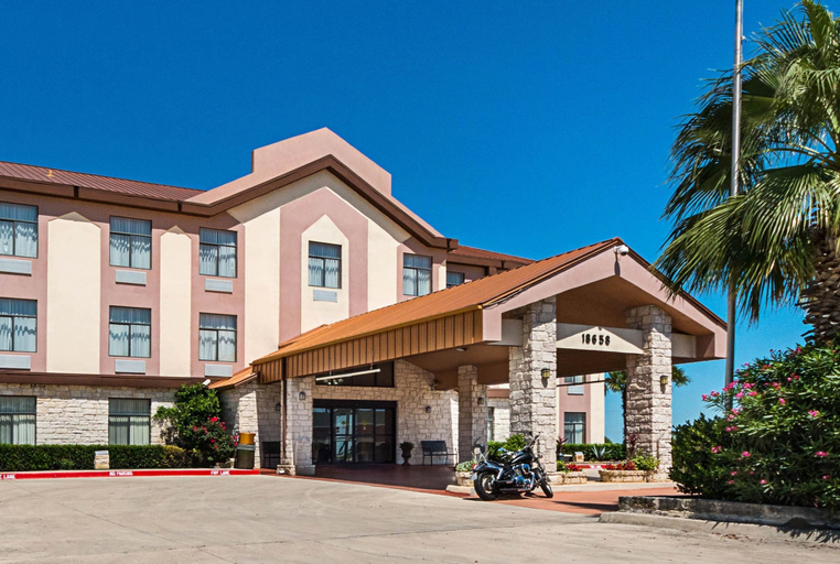 Exterior & Views 1, Quality Inn & Suites Buda, Hays