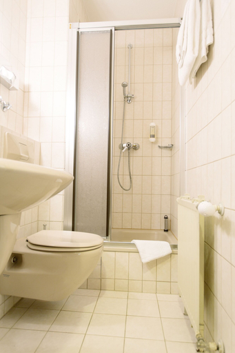 Bathroom 5, Hotel Kurparkblick, Südliche Weinstraße