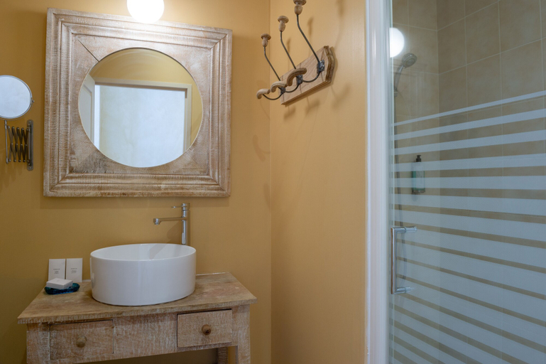 Bathroom 4, Domaine de la Courbe, Sarthe
