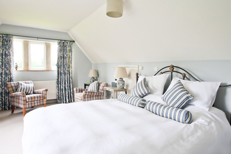 Bedroom 2, Oxbridge Farm, Dorset
