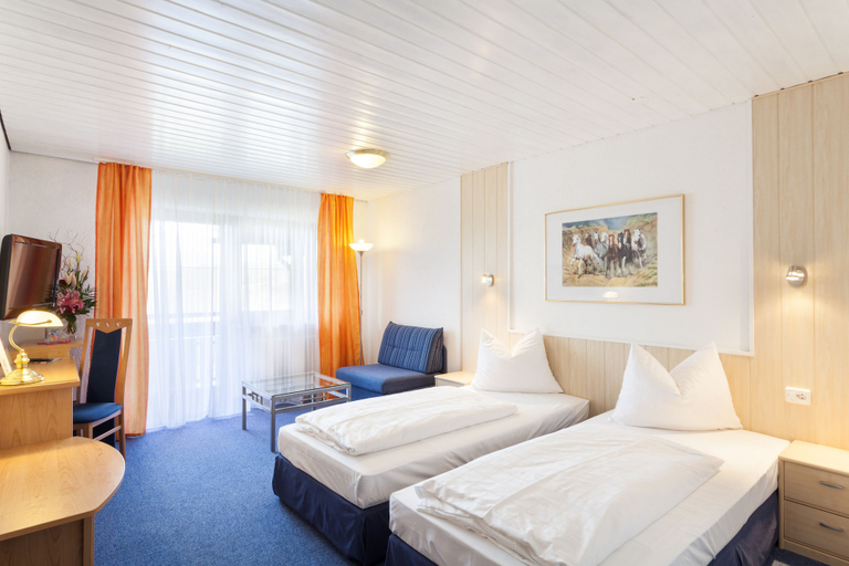 Bedroom 3, AKZENT Hotel Alpenrose, Ostallgäu