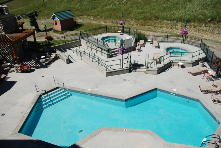 Sport & Beauty, Polaris Lodge, East Kootenay